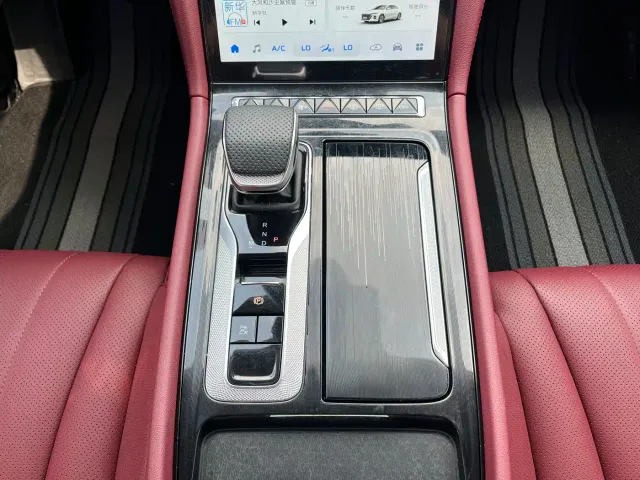 Hongqi H5 — Фото автомобиля 17