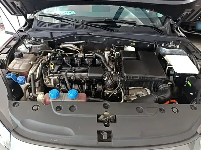 Changan Qiyuan A05 — Фото автомобиля 19