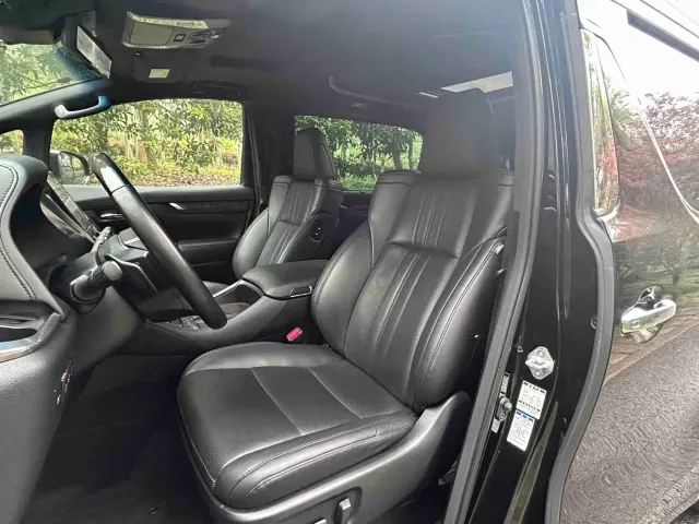 Toyota Vellfire — Фото автомобиля 8