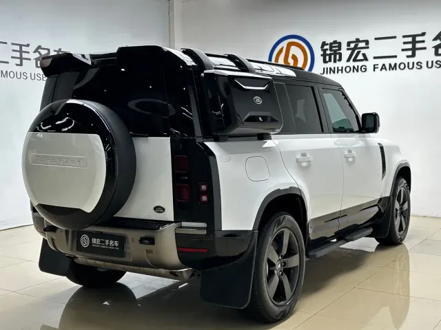 Land Rover Defender — Фото автомобиля 26