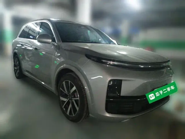 Li Auto L8 — Фото автомобиля 23