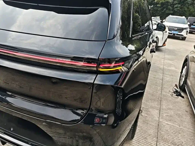 Li Auto L6 — Фото автомобиля 7