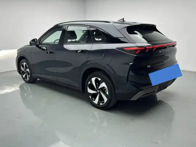 Arcfox Alpha T5 — Фото автомобиля 8