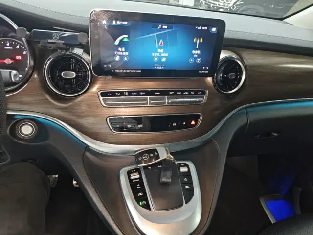 Mercedes-Benz V-Class — Фото автомобиля 12