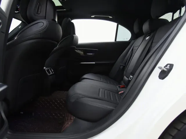Mercedes-Benz C-Class — Фото автомобиля 11