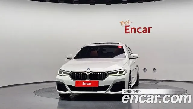 BMW 5 Series G30 — Фото автомобиля 3