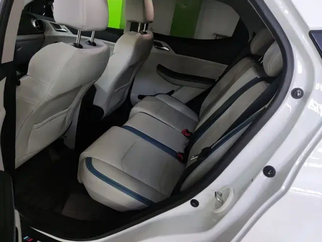 BYD Yuan Pro — Фото автомобиля 16