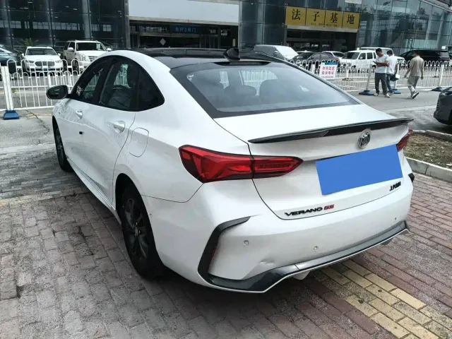 Buick Verano — Фото автомобиля 4