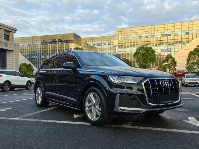 Audi Q7 — Фото автомобиля 7