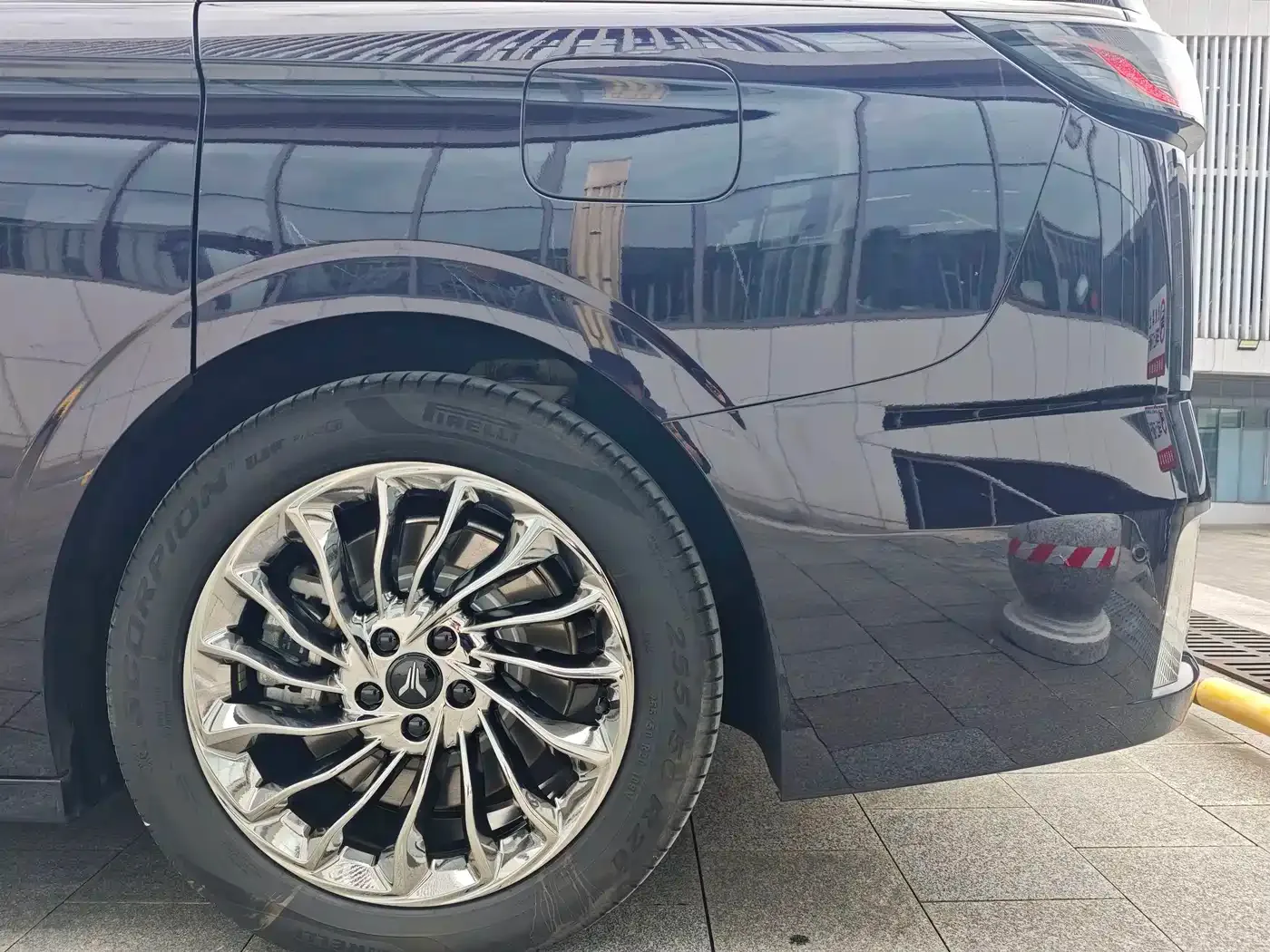 Voyah Auto Voyah Dreamer 2024 PHEV Extended Range Flagship Edition — Фото автомобиля 11