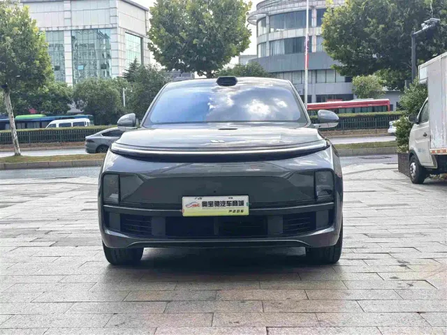 Li Auto L9 — Фото автомобиля 2