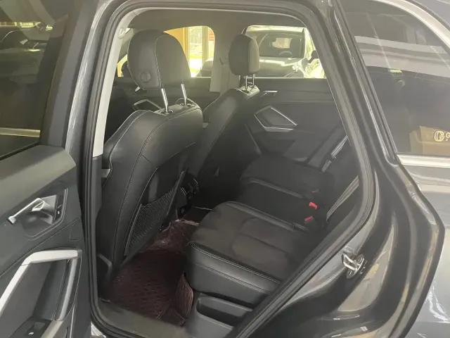 Audi Q3 — Фото автомобиля 11