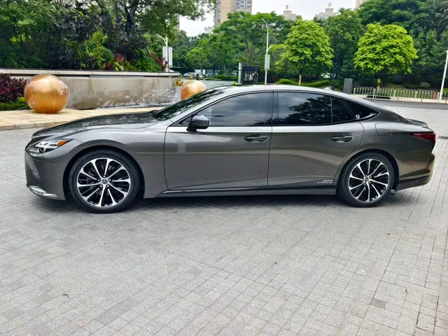 Lexus LS — Фото автомобиля 13
