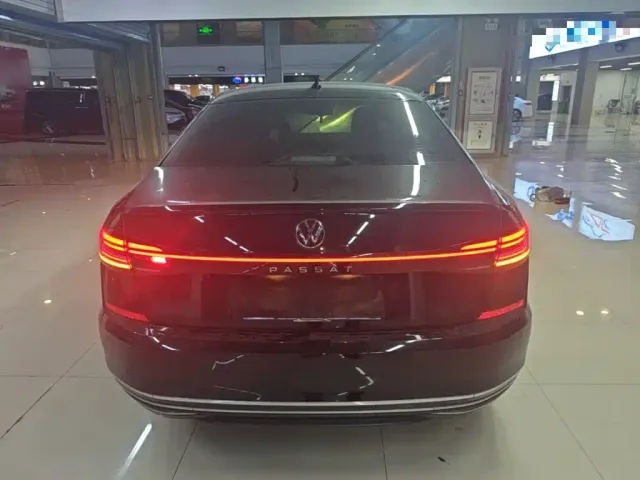 Volkswagen Passat — Фото автомобиля 5