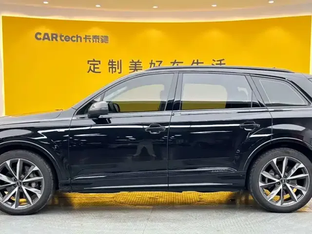 Audi Q7 — Фото автомобиля 7