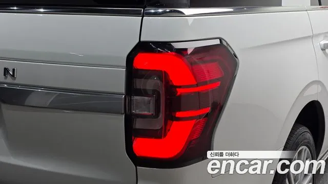 Ford Expedition — Фото автомобиля 8