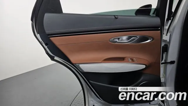 Genesis GV70 — Фото автомобиля 14