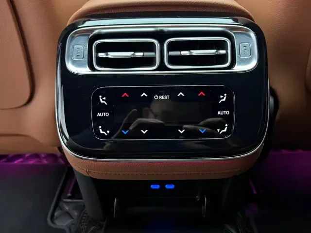 Mercedes-Benz S-Class — Фото автомобиля 14