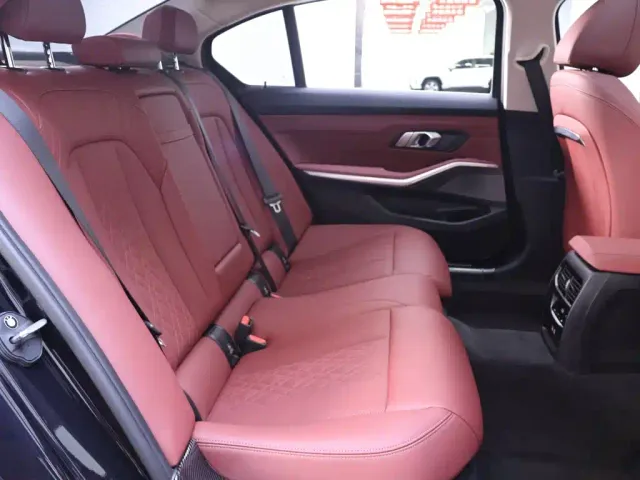BMW 3 Series — Фото автомобиля 22