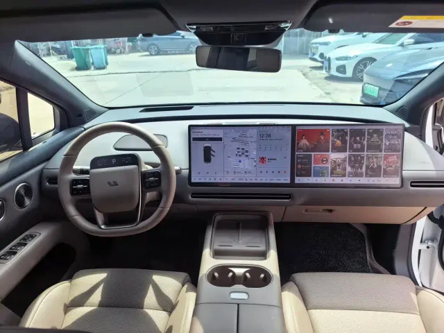 Li Auto i6 — Фото автомобиля 4