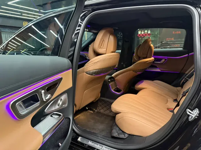 Mercedes-Benz E-Class — Фото автомобиля 2