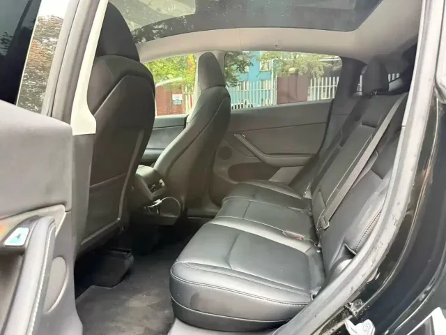 Tesla Model Y — Фото автомобиля 5