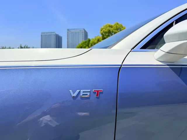Hongqi H9 — Фото автомобиля 11