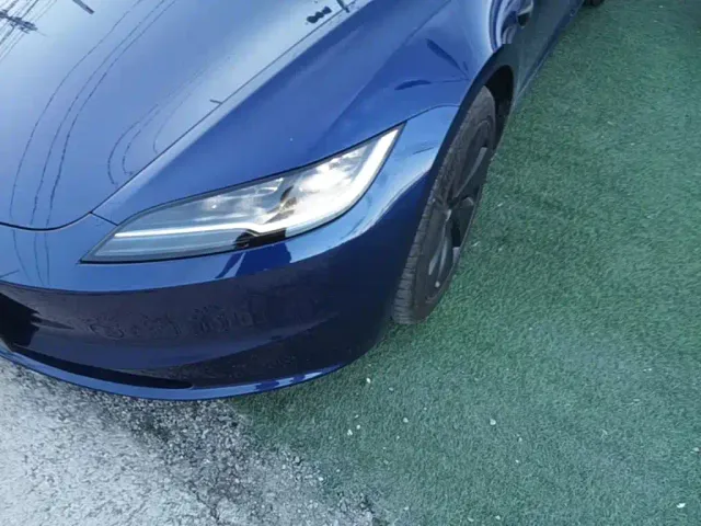Tesla Model 3 — Фото автомобиля 23