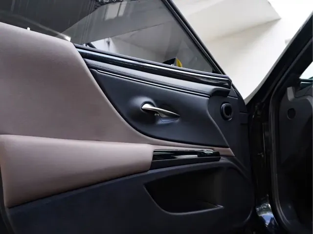 Lexus ES — Фото автомобиля 23