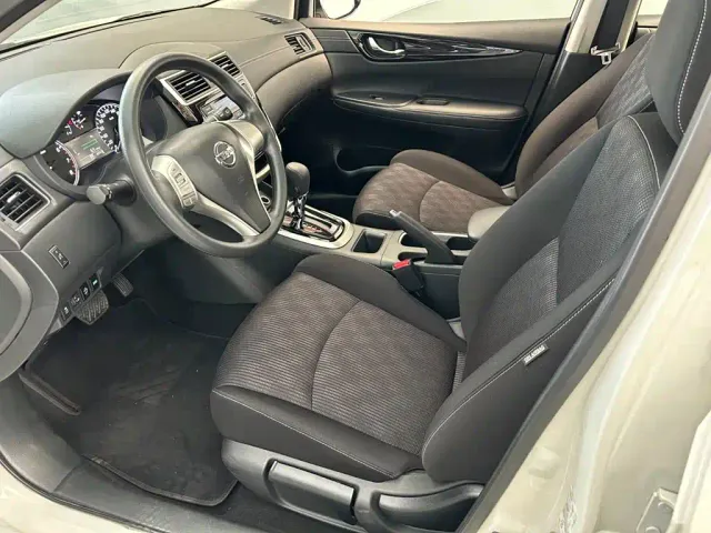 Nissan Tiida — Фото автомобиля 6