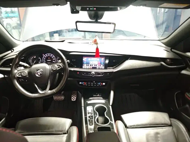 Buick Regal — Фото автомобиля 9