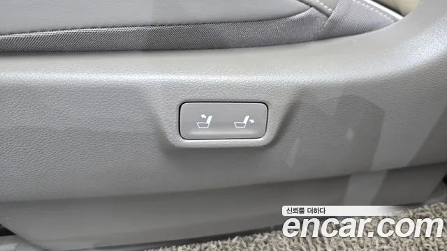 Kia Carnival Generation 4 — Фото автомобиля 22