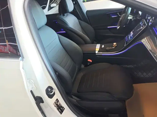 Mercedes-Benz C-Class — Фото автомобиля 24