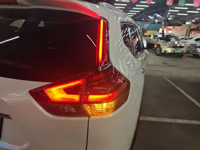Nissan X-Trail — Фото автомобиля 23
