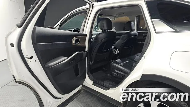 Kia Sorento Sorento 4-е поколение Бензин 2.5T 2WD — Фото автомобиля 12