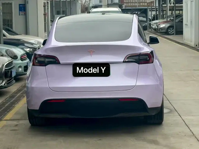 Tesla Model Y — Фото автомобиля 5