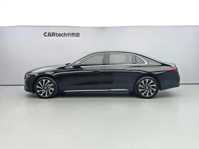 Mercedes-Benz E-Class — Фото автомобиля 2