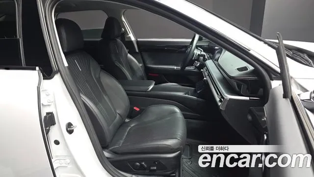 Hyundai Grandeur GN7 — Фото автомобиля 16