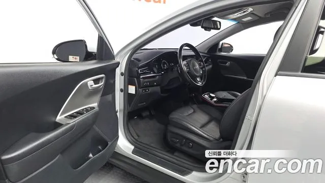 Kia Niro Niro Plus Air — Фото автомобиля 8