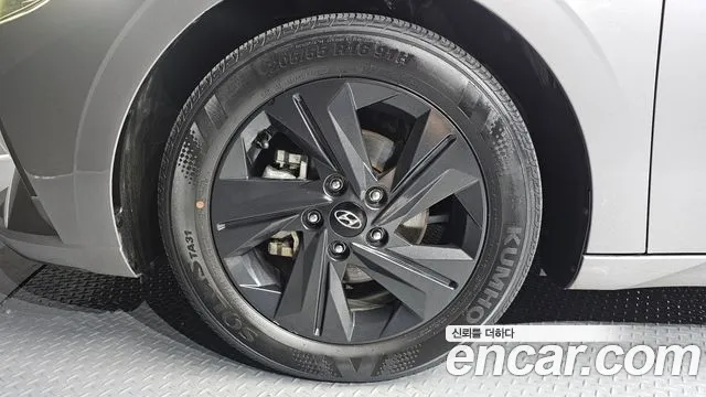 Hyundai AVANTE — Фото автомобиля 5