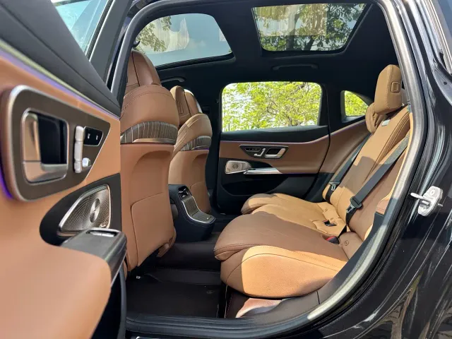 Mercedes-Benz E-Class — Фото автомобиля 8