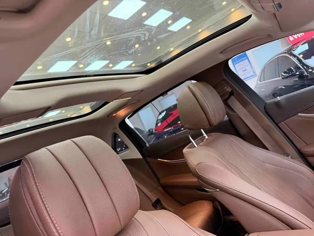 Mercedes-Benz E-Class — Фото автомобиля 16
