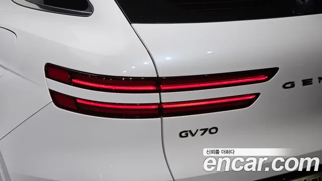 Genesis GV70 — Фото автомобиля 8