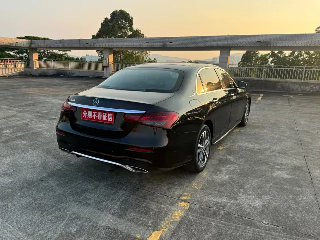 Mercedes-Benz E-Class — Фото автомобиля 7