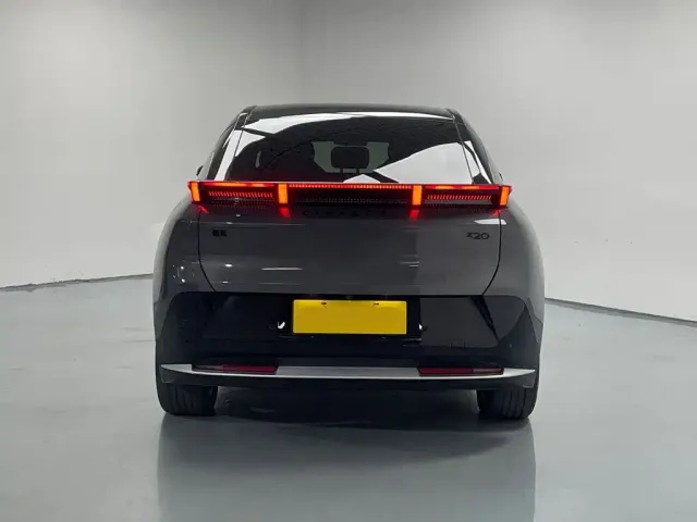 Lynk & Co Z20 — Фото автомобиля 5