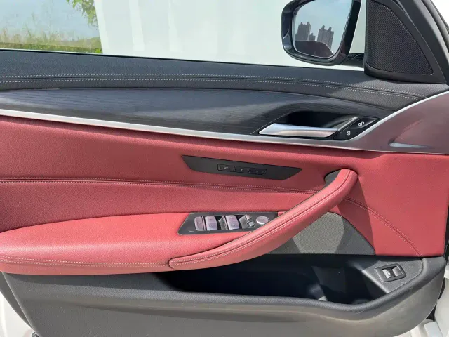 BMW 5 Series — Фото автомобиля 15