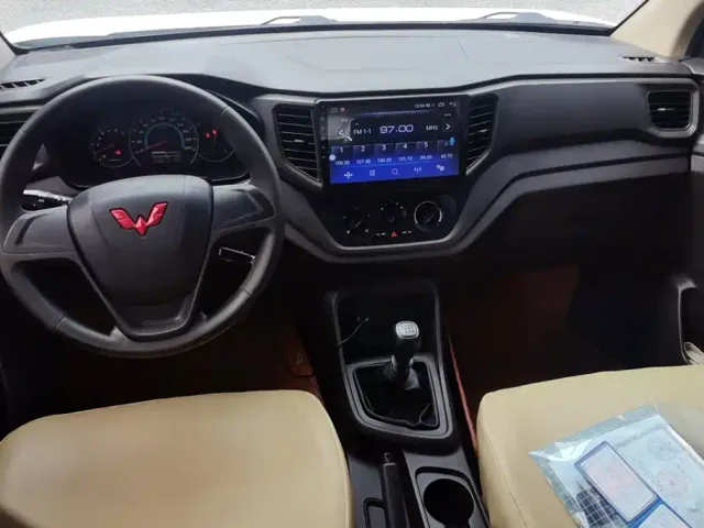 Wuling Hongguang V — Фото автомобиля 12