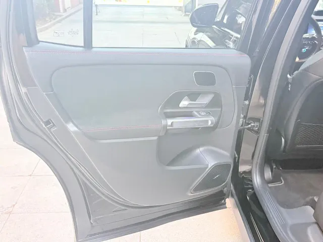 Mercedes-Benz GLB AMG — Фото автомобиля 15