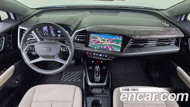 Audi Q4 e-tron F4 — Фото автомобиля 10