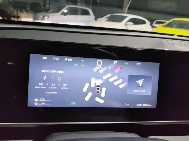 BYD Qin L — Фото автомобиля 11